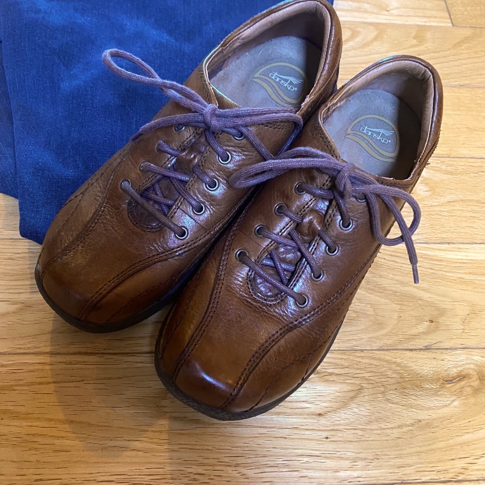 Dansko Brown Lace-up Oxford 39